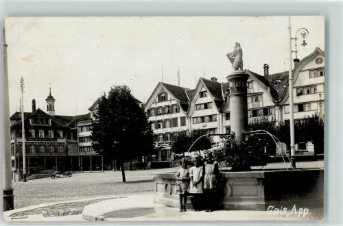 Gais Dorfplatz Brunnen