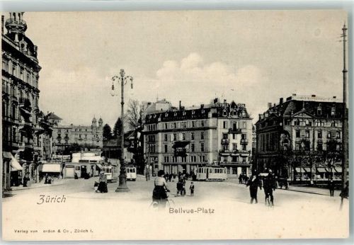 Zürich Straßenbahnen am Bellevue Platz