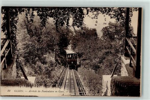 Glion Funiculaire en Gare Seilbergbahn Bahnhof