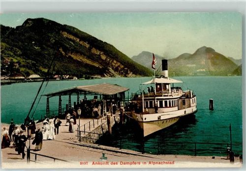 Alpnachstad Ankunft des Dampfers