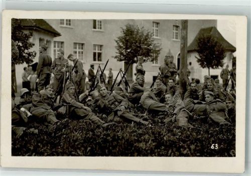 Colombier NE Uniform Ort lt. Verlag