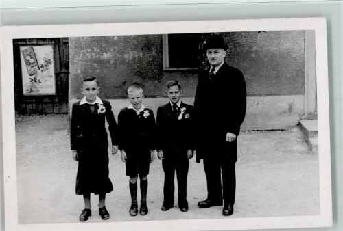 8730 Uznach FOTO KEINE AK Ereignis - Vater mit seinen Kindern ca 1940-50