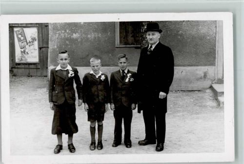 8730 Uznach 1940-50 Foto AK Ereignis - Vater mit seinen Söhnen - AK