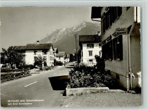 9475 Sevelen - Bahnhofstrasse mit Drei Schwestern