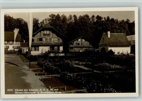 Bern 1928 Schweizerische Ausstellung für Frauenarbeit Chalet des Schweiz. N.F.J.M. mit Berner-Oberland- und Baselbieter-Haus