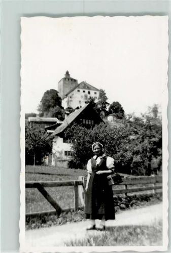 9470 Werdenberg - Frau in Tracht