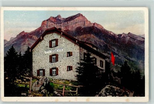 Fronalp Zürcher Naturfreundehaus Fronalp mit Wiggis und Rautispitz