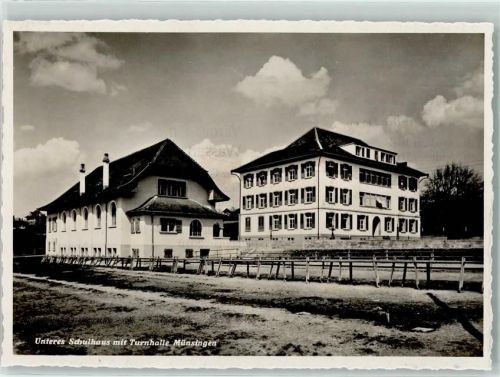 Münsingen Unteres Schulhaus mit Turnhalle