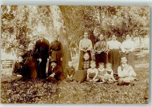 8880 Walenstadt Foto AK Gruppenbild Kinder Frau Mann Tracht
