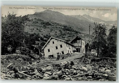 Luzein aus dem Überschwemmungsgebiet im Prättigau das Postgebäude in Dalvazza