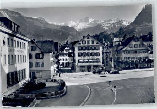 Stans Dorfplatz Hotel Krone Kantonalbank