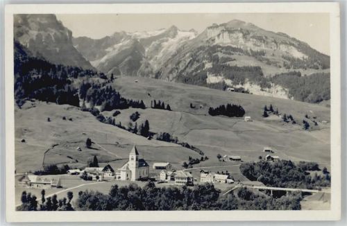 Brülisau Kirche, Ortsansicht mit Gloggeren, Säntis, Ebenalp und Wildkirchli