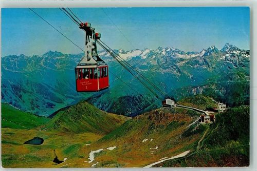 Weissfluhjoch Luftseilbahn Parsenn Weissfluhgipfel Blick auf Silvrettagruppe und Piz Linard
