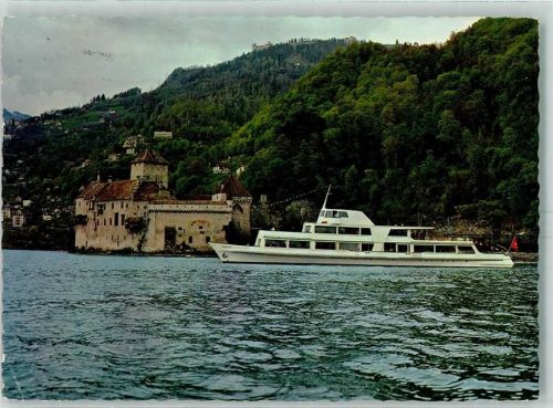 Chillon 1957 pres Montreux et le bateau Henry Dunant