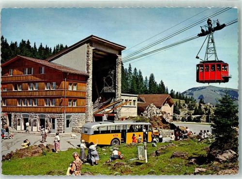 Schwägalp Talstation Seilbahn Oldtimer-Bus Schaf