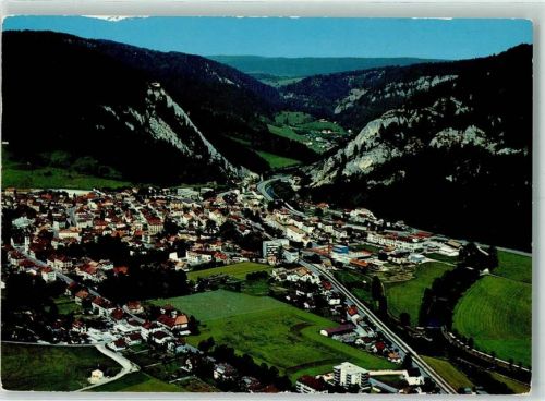 Fleurier Lumieres et Couleurs sur le Jura Neuchatelois Val de Travers et le Chapeau de Napoleon