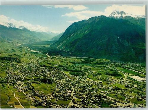Sierre Fliegeraufnahme Station climatique et pays des grands vins