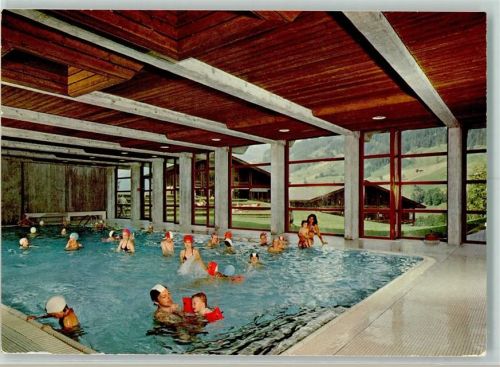 Lenk im Simmental Ferienzentrum der Schweizer Reisekasse Hallenbad