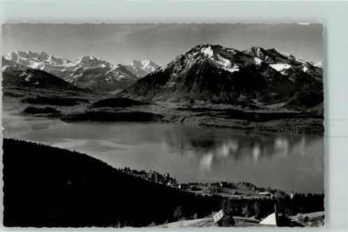 Heiligenschwendi Aussicht vom Haltenegg auf Thunersee und Alpenkette