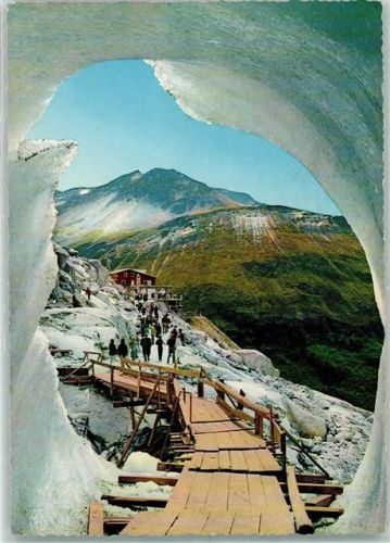 Rhonegletscher Blick aus der Eisgrotte im Rhonegletscher
