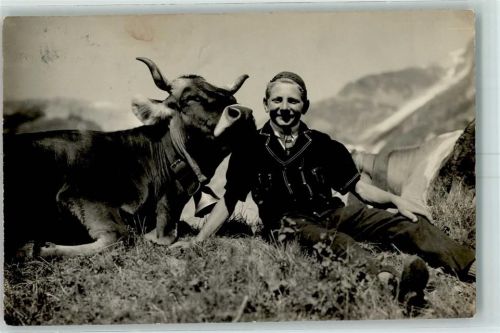 Grindelwald Bauer auf der Alm mit Kuh