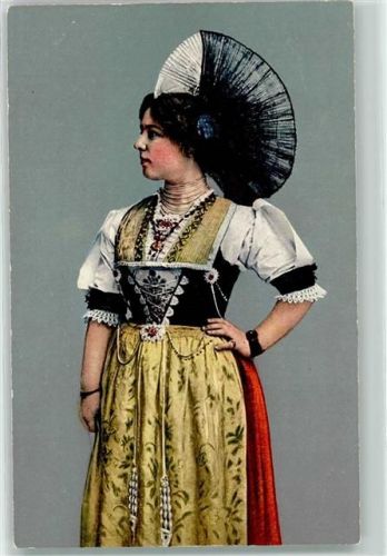 Appenzell Trachtenfrau in Festtracht
