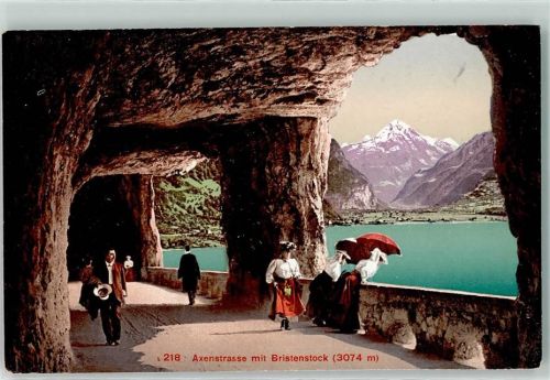 Axenstrasse Bristenstock Touristen