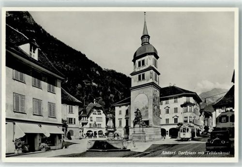 Altdorf UR Hauptplatz Telldenkmal Straßenbahn