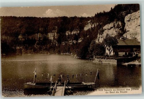 Les Brenets Bassin au dessus des Hotels du Saut du Doubs
