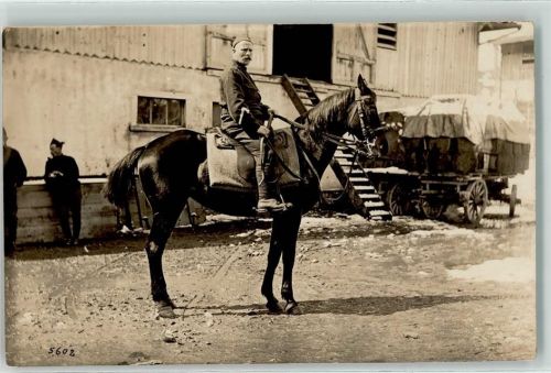 Soldat hoch zu Pferd