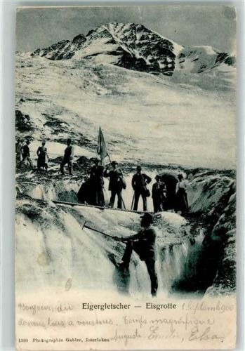 Eigergletscher 1900 Bergsteiger in der Eisgrotte
