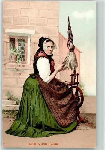 Glarner Trachtenfrau am Spinnrad