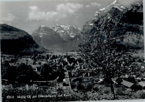 Mollis Gesamtansicht, Glärnischkette