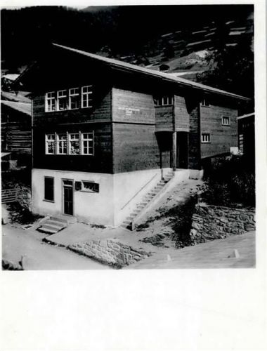 Cumpadials Gewerbeschulhaus