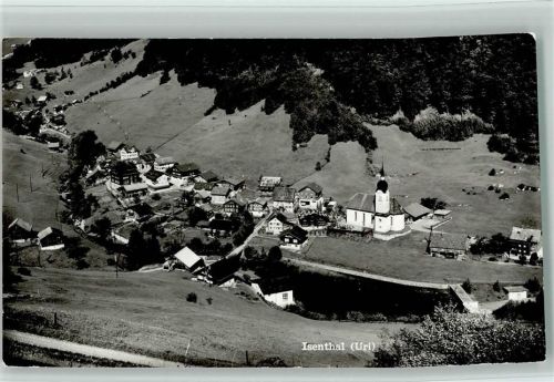 Isenthal Dorfansicht mit Kirche