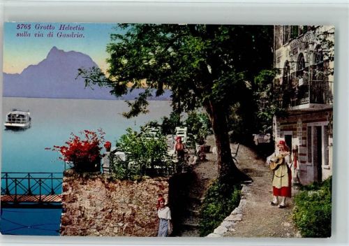 Gandria Ausflugsschiff Junge Frau mit Gitarre Grotto Helvetia