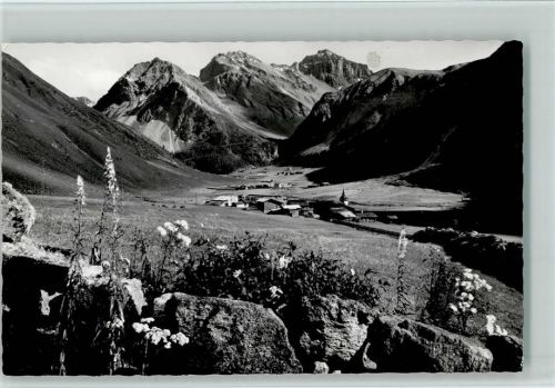 Sertig Dörfli bei Davos mit Mittagshorn Plattenhorn und Hoch-Ducan
