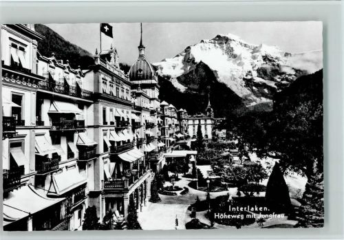 3800 Interlaken - Höheweg und Jungfrau