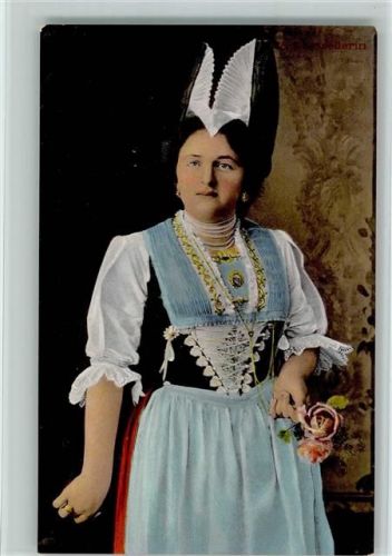 Frau in Tracht