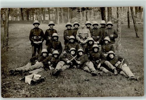 Colombier - Gruppenbild , Uniformen AK