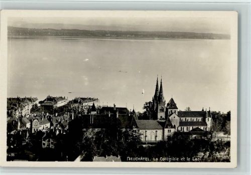 Neuchâtel La Collégiale et le Lac Segelboote