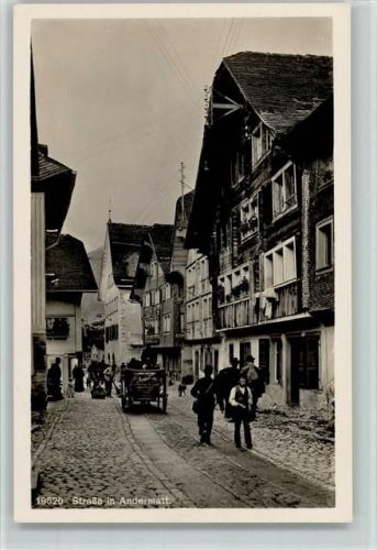 Andermatt Strasse in Andermatt Oldtimer