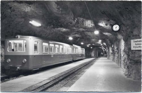um 1950-60 Unterirdische Station Jungfraujoch der Jungfraubahn, wartende Bahn,E. Gyger v. Klopfenstein AKU2