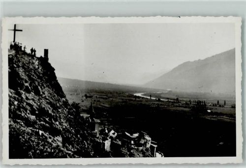 2016 Cortaillod Gebrauchsspuren Gipfelkreuz Touristen auf dem Gipfel Ort lt. Stempel