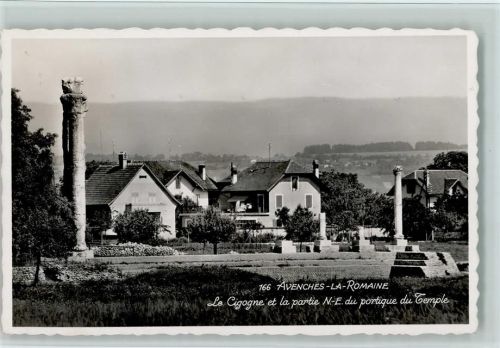 1580 Avenches - La Romaine Le Cigogne et la partie N.-E. du portique du Temple