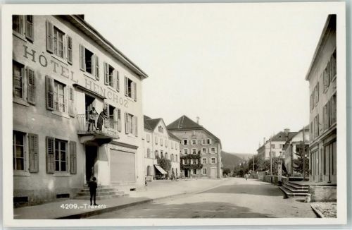 2105 Travers - Hotel Henchoz