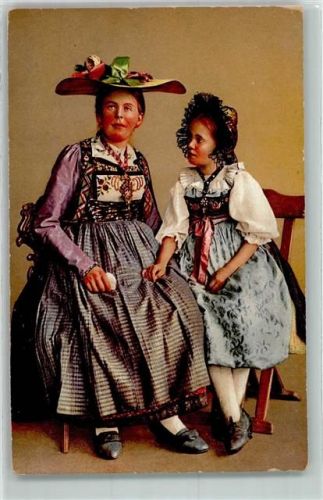 6162 Entlebuch - Entlebucher Trachtenfarau mit Kind