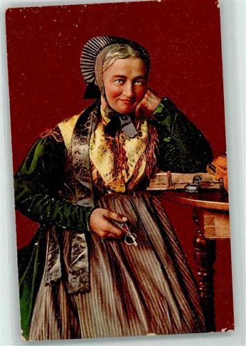 Trachtenfrau Brille