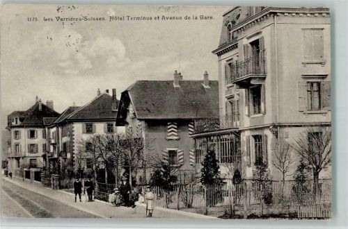 2126 Les Verrières 1914 - Hotel Terminus et Avenue de la Gare AK