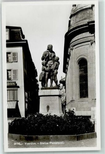 1432 Belmont-sur-Yverdon - Statue Pestalozzi